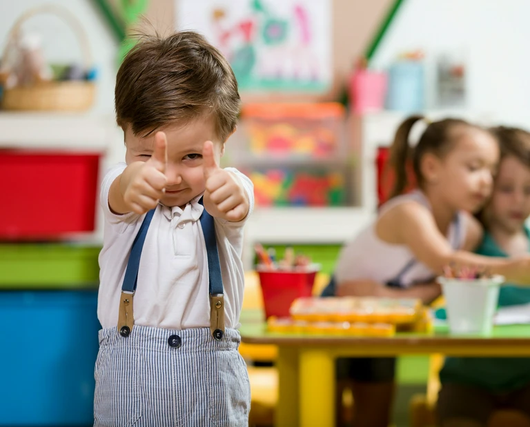 Chłopczyk w&nbsp;przedszkolu