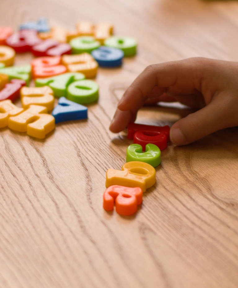 Dzieci z&nbsp;literkami