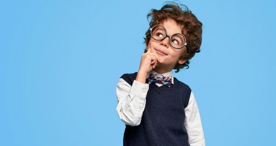 Chłopczyk w mundurku